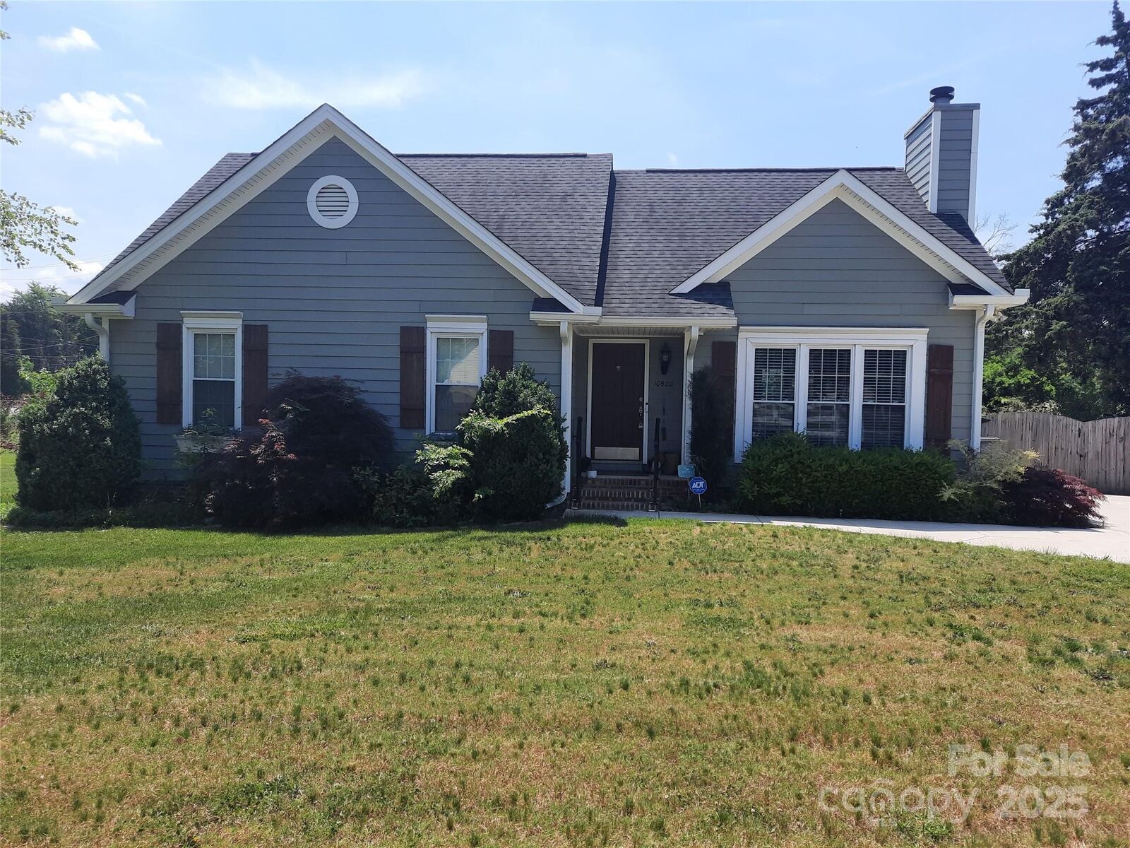 Property Photo:  10920 Whittersham Drive  NC 28262 