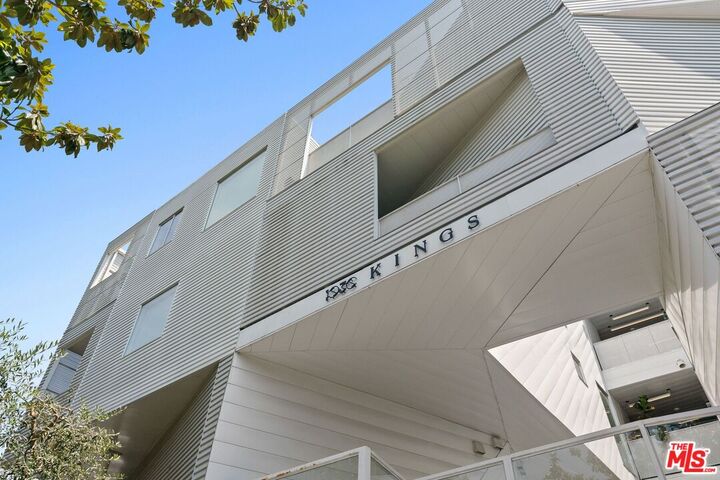 Property Photo:  1030 N Kings Rd  CA 90069 