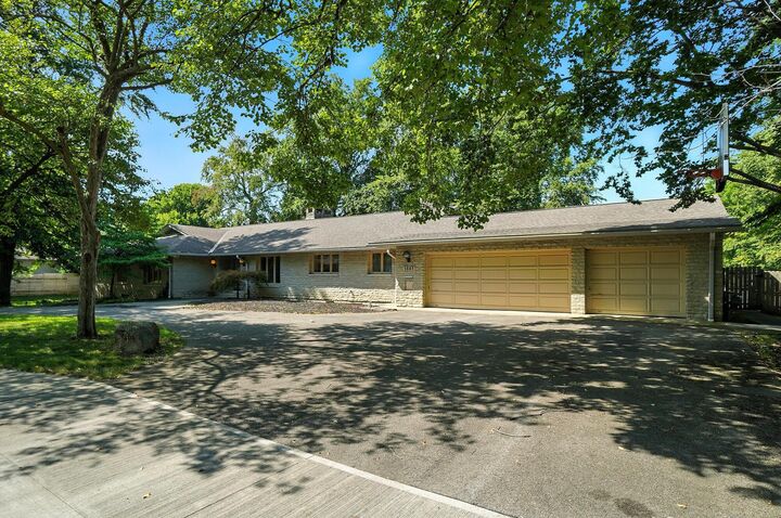 3885 Woodbridge Road  Columbus OH 43220 photo