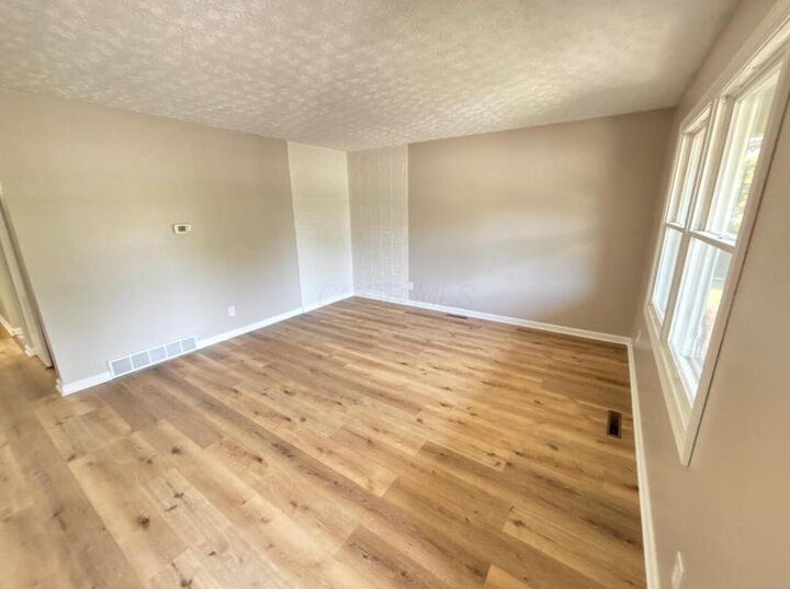 Property Photo:  387 Huber Village Boulevard  OH 43081 