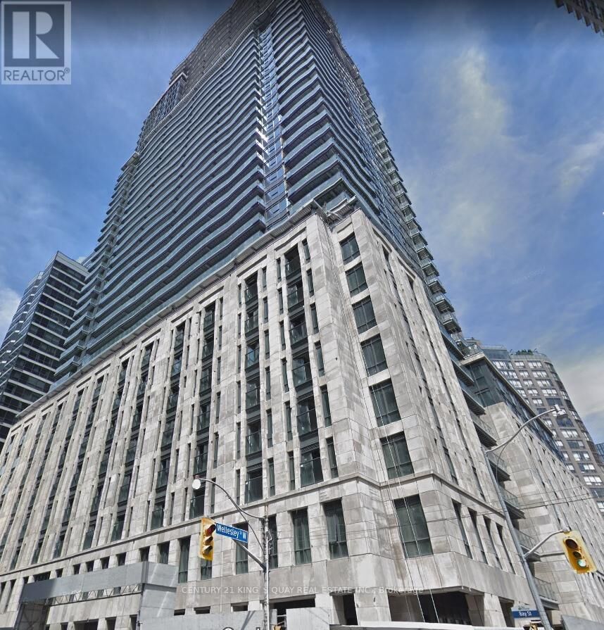 Property Photo: 955 Bay Street 403 ON M5S 0C6