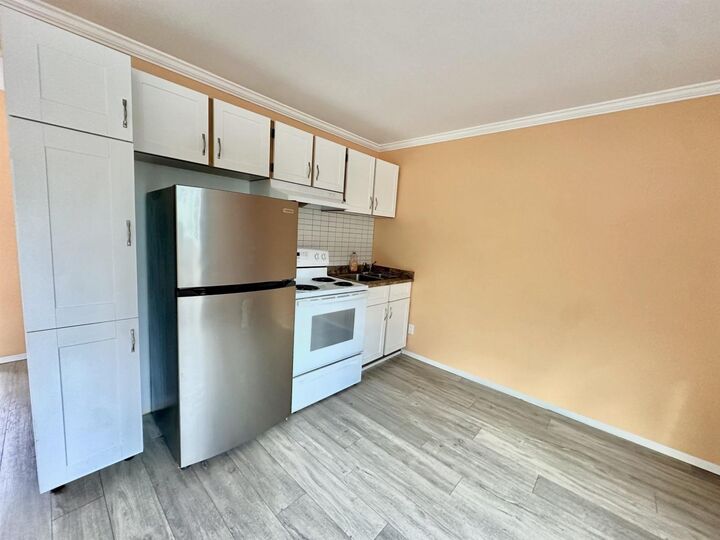 Property Photo: 450 Esplanade Avenue 9 BC V0M 1K0