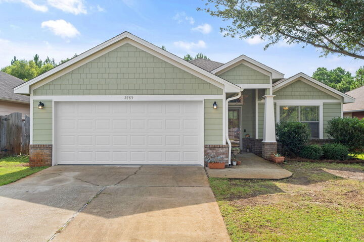 Property Photo: 2585 Hartman Court FL 32566