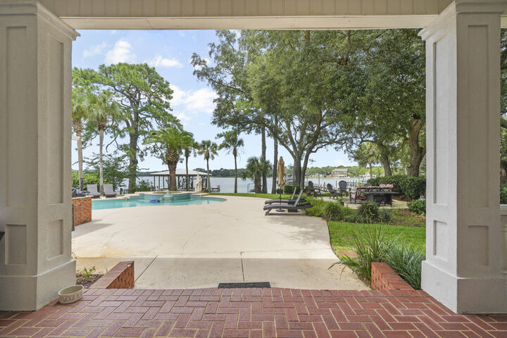 Property Photo:  913 Sara Drive  FL 32579 