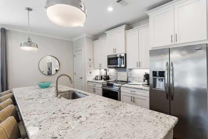 Property Photo: 173 Satinwood Drive FL 32459