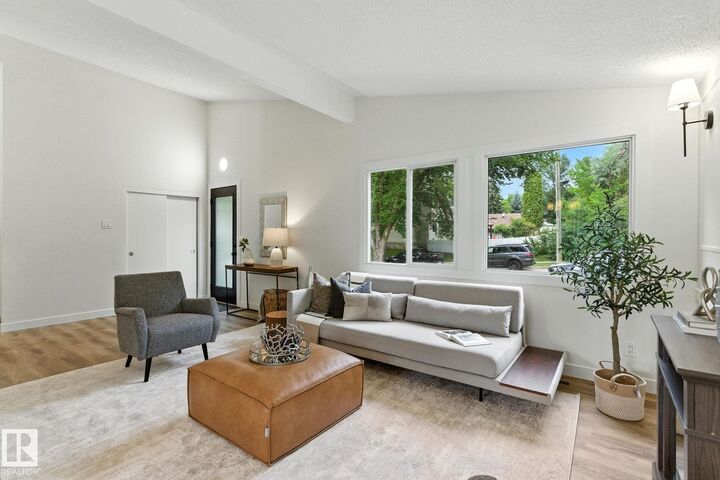 Property Photo:  1 Sylvan Drive  AB T8N 0G7 