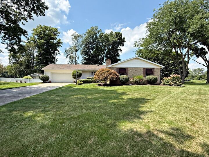 2102 S Glendale Drive  Tiffin OH 44883 photo