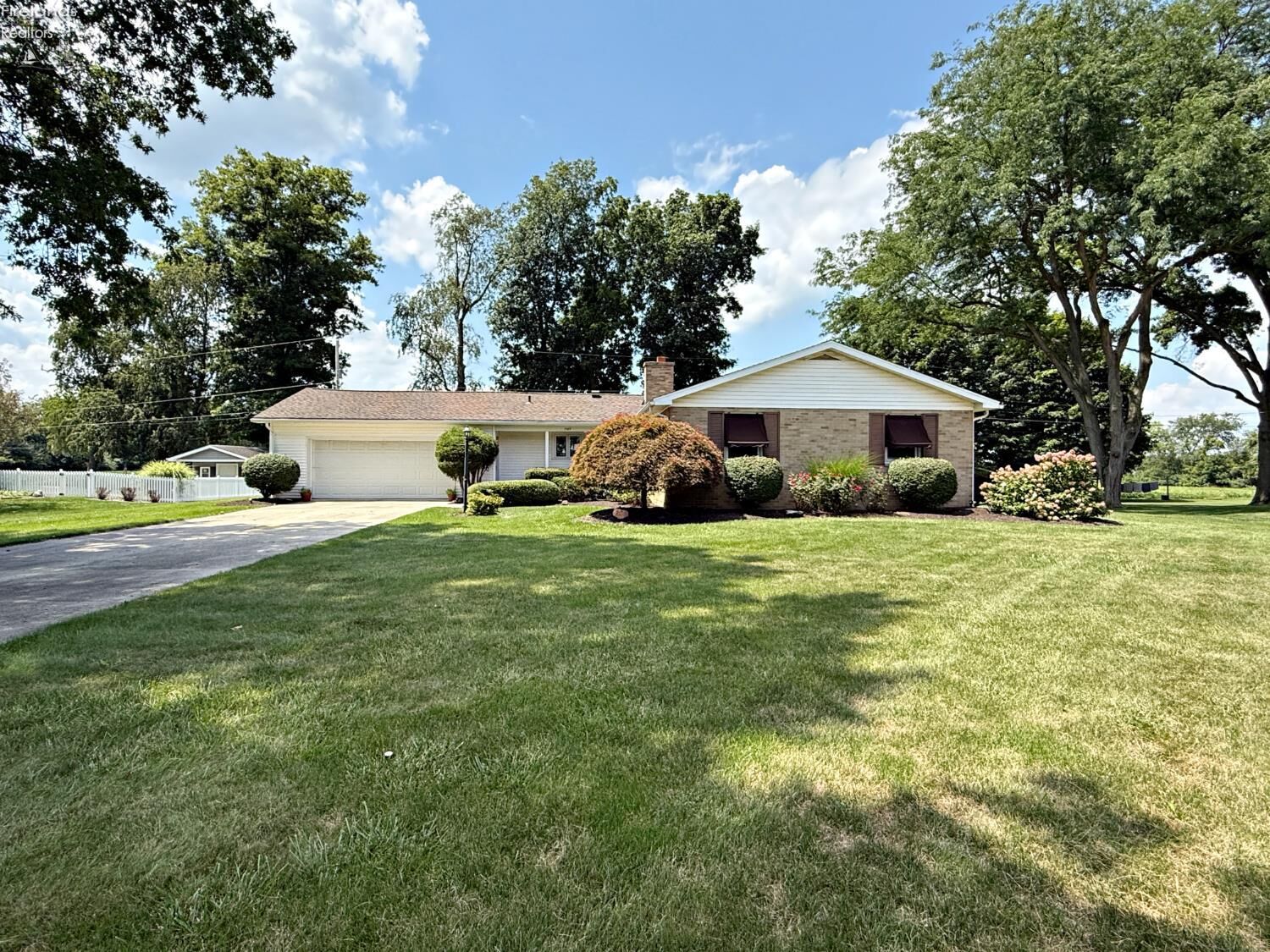 Property Photo: 2102 S Glendale Drive OH 44883