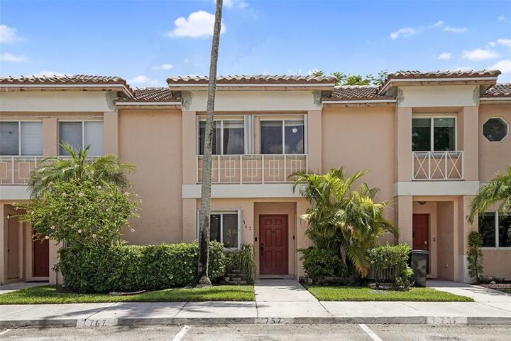 Property Photo: 757 NW 208th Dr FL 33029
