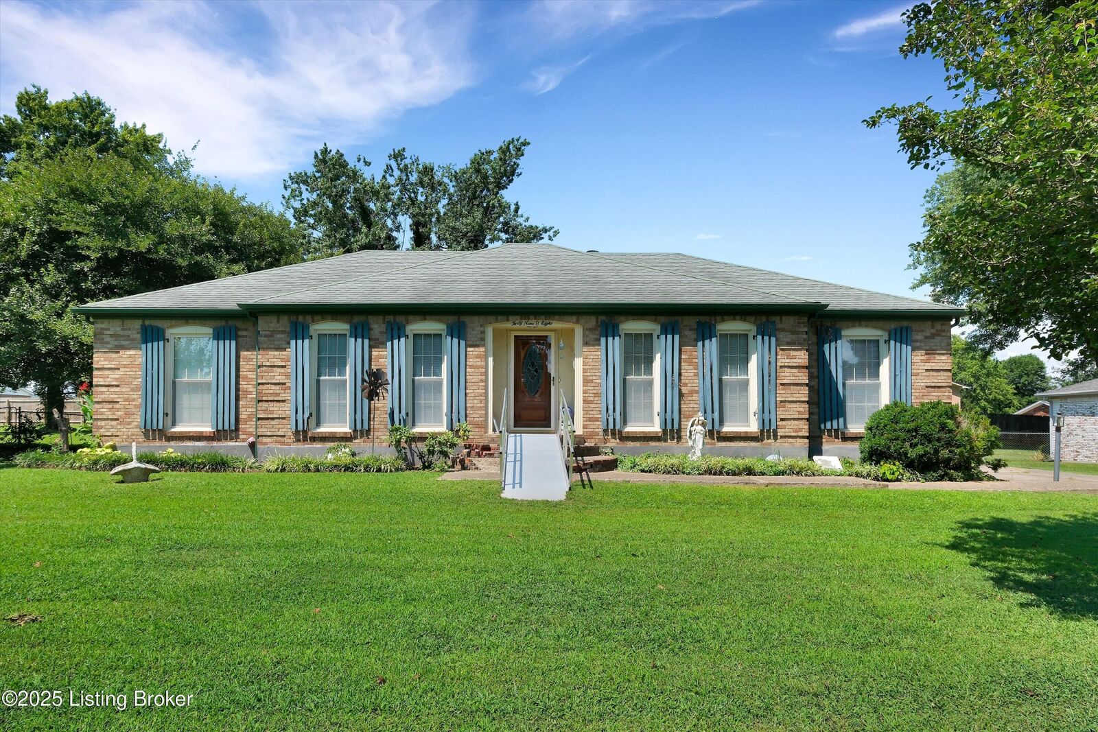 Property Photo:  4908 Jerry Dr  KY 40165 