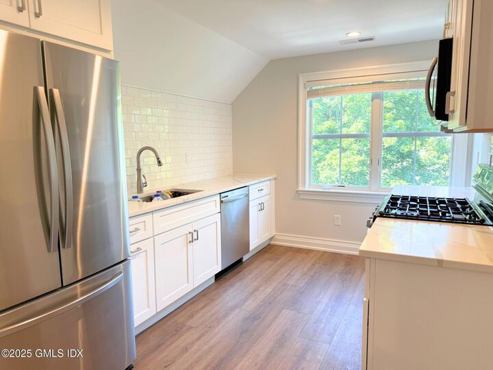 Property Photo:  104 Pemberwick Road 3  CT 06831 