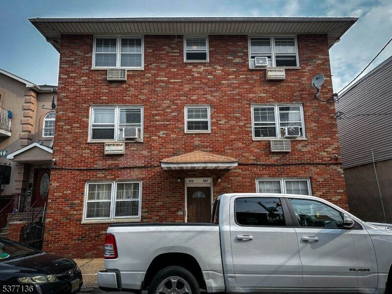 Property Photo:  325 John 4  NJ 07202 