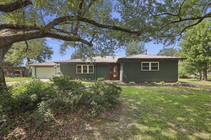 Property Photo:  2140 Live Oak Road  TX 77630 