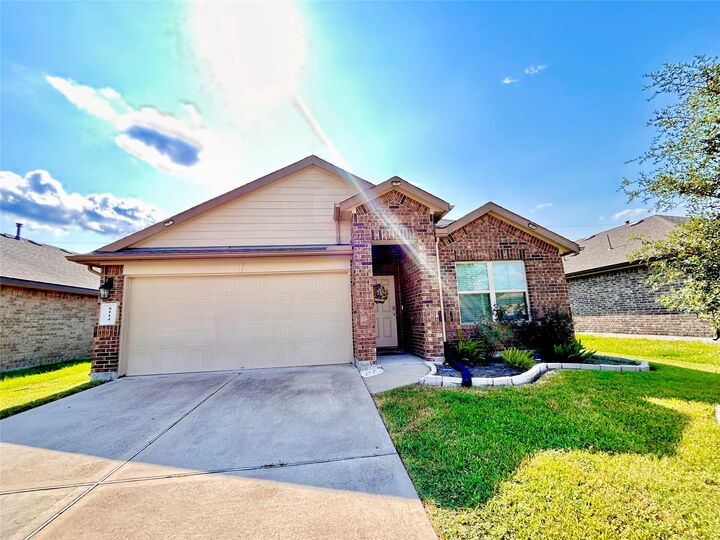 Property Photo: 8114 Oakleaf Meadow Court TX 77583