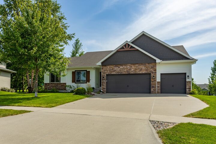 Property Photo:  2165 SE Oxford Drive  IA 50263 