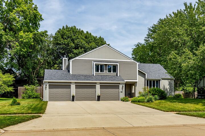 Property Photo:  3701 Aspen Drive  IA 50265 