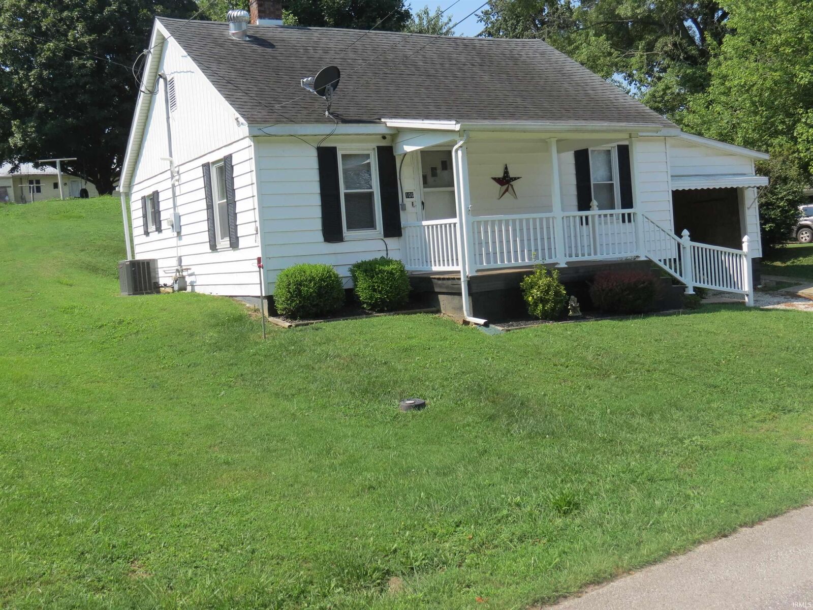 Property Photo: 106 E Porter IN 47598
