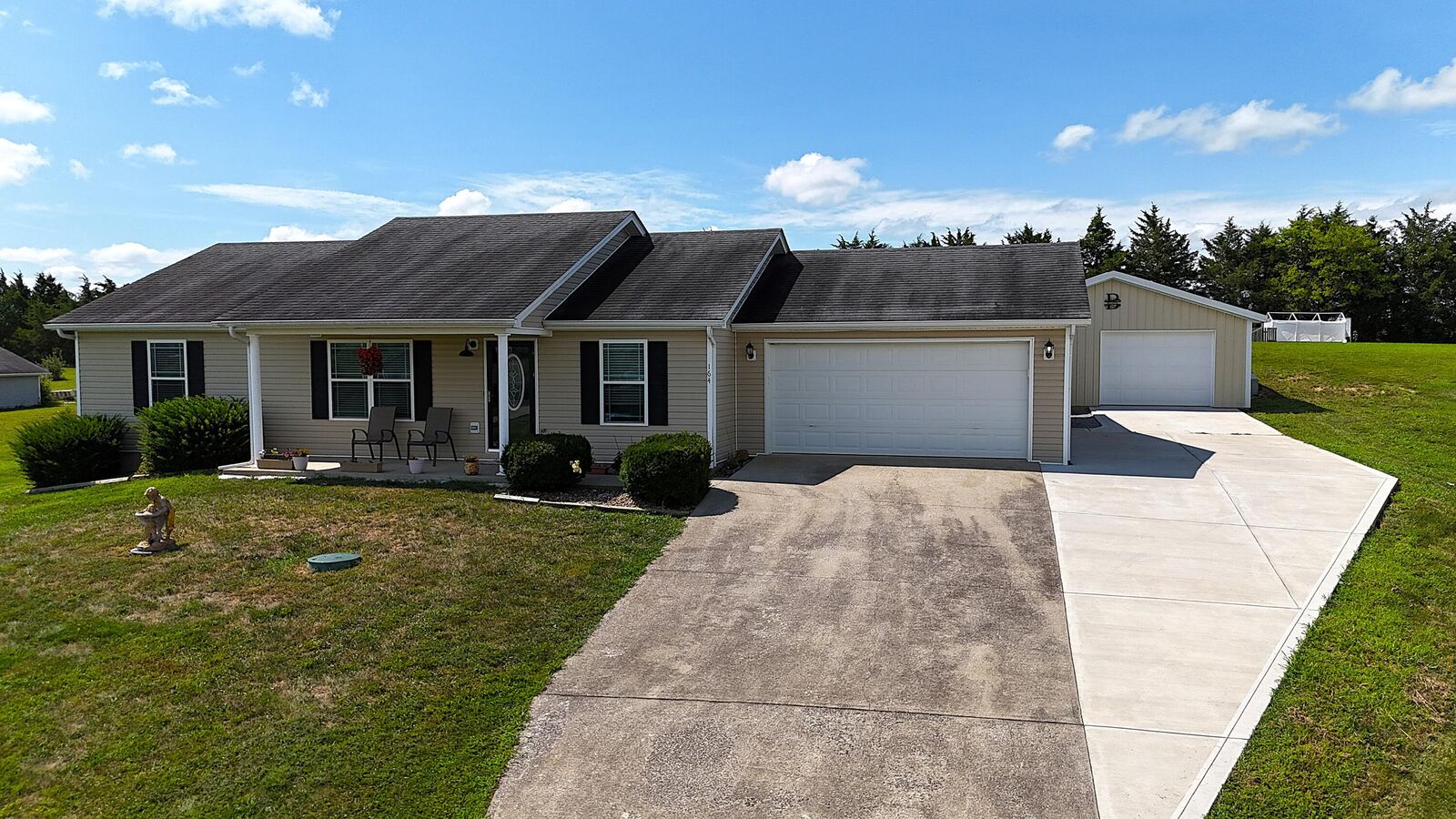 Property Photo: 164 Crossing View Drive KY 40403