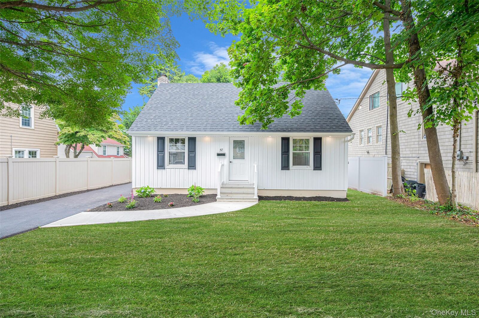 Property Photo:  42 Smith Street  NY 11545 