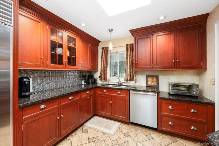 Property Photo:  4 Oak Road  NY 12508 