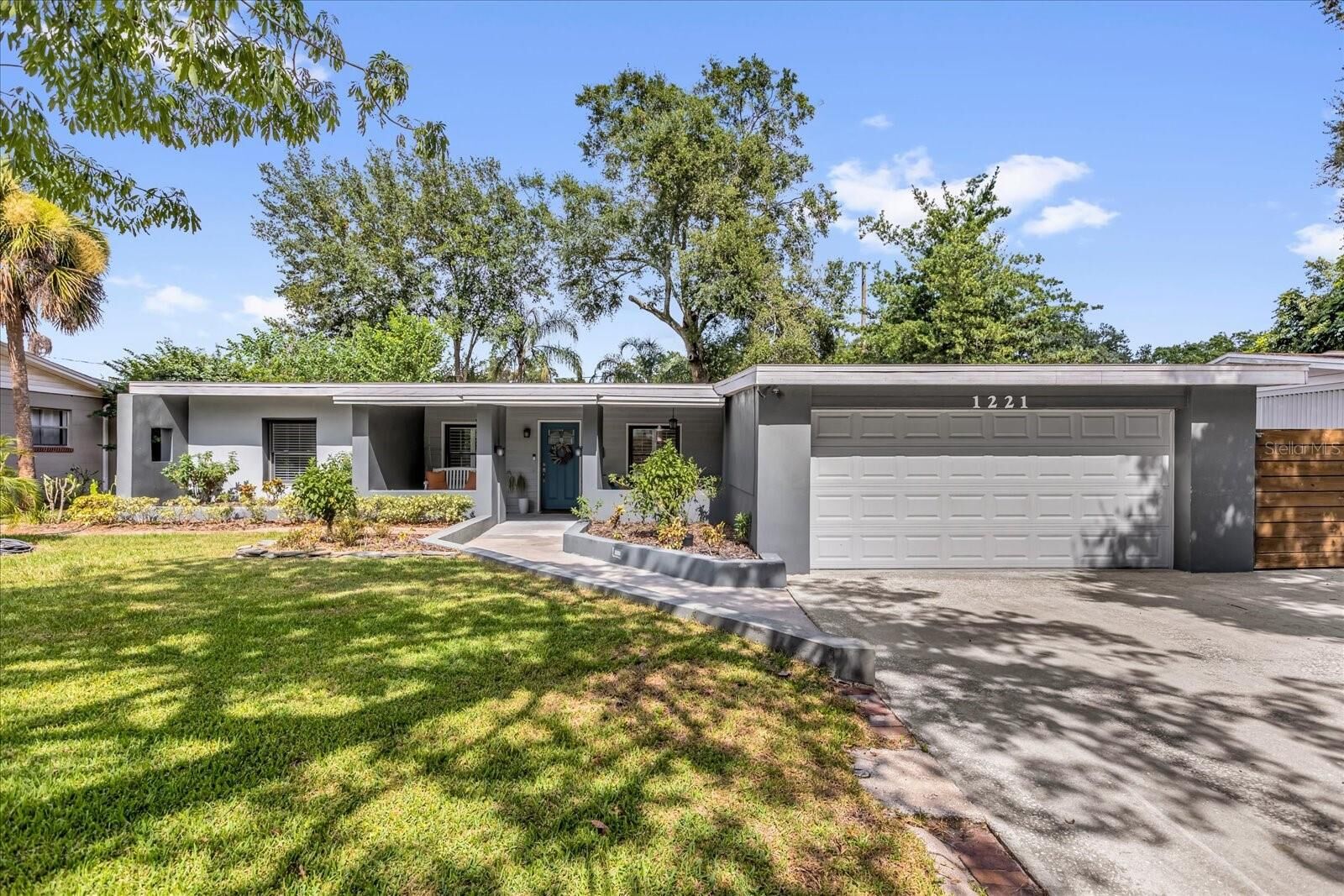 Property Photo:  1221 Newcastle Drive  FL 32806 