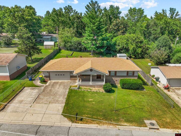 Property Photo:  521 E 13th Street  AR 72653 