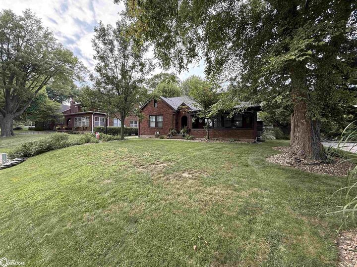 Property Photo:  4 Cascade Terrace  IA 52601 