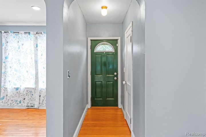 Property Photo:  745 N Calhoun Street  MI 48446 2015 