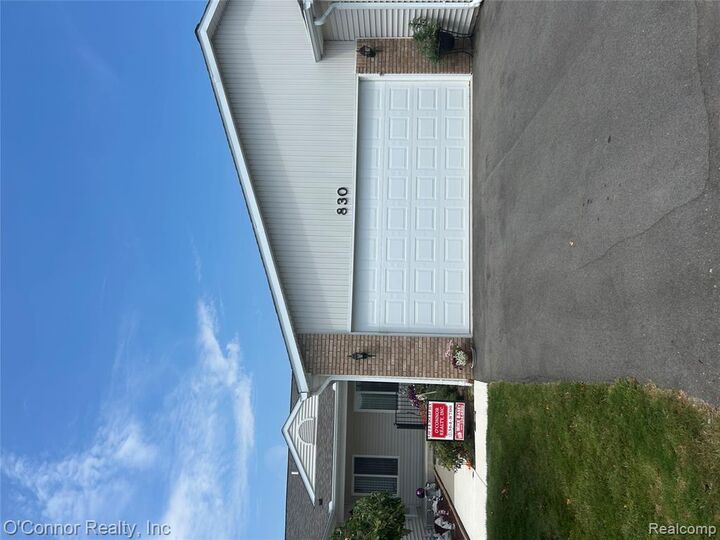 830 Crystal Lane  Marysville MI 48040 1574 photo
