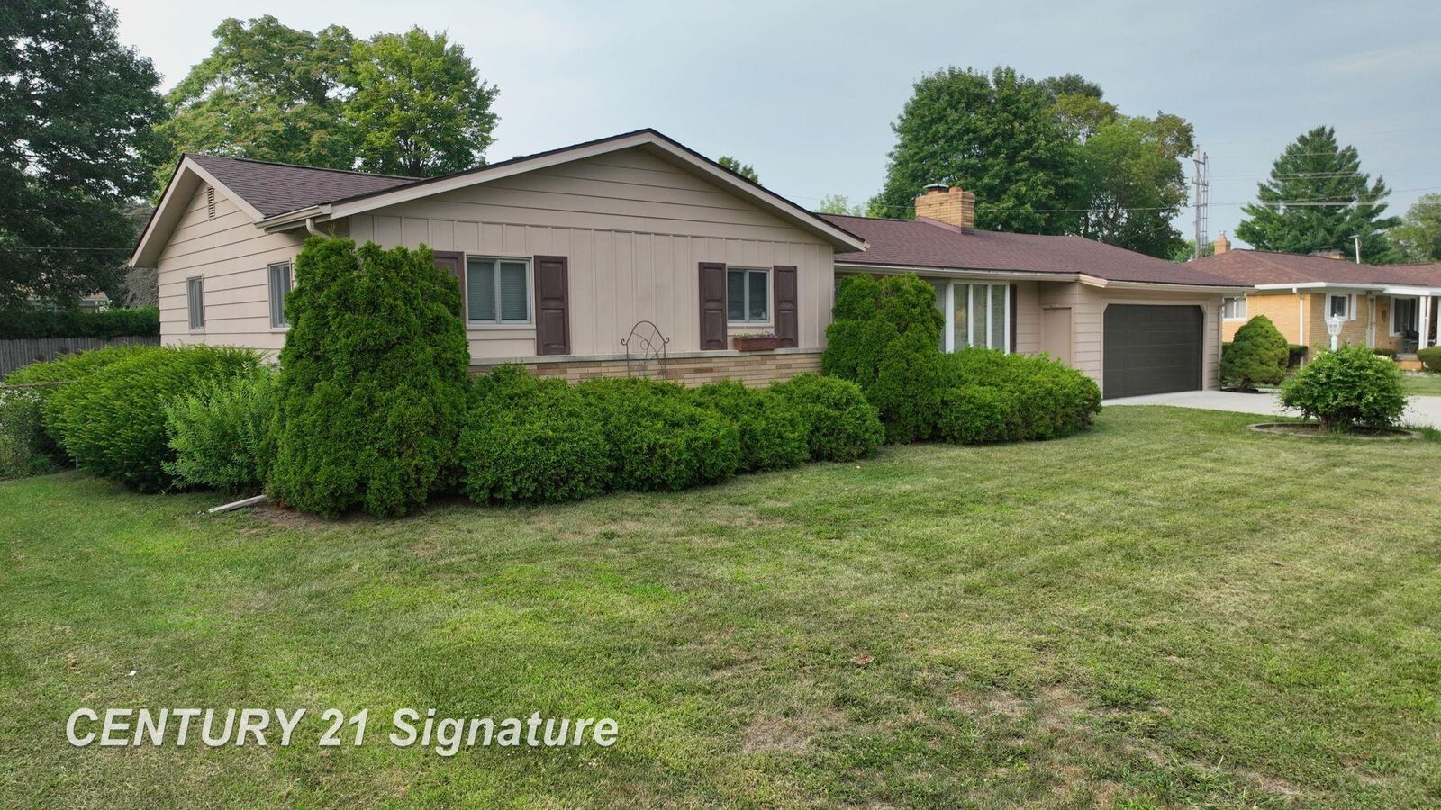 Property Photo:  2278 Thistlewood Drive  MI 48509 