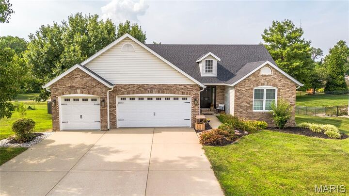 2549 Spyglass Court  Edwardsville IL 62025 photo