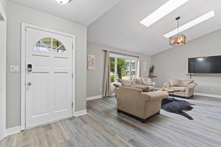 Property Photo: N28w22560 Foxwood Ln WI 53186