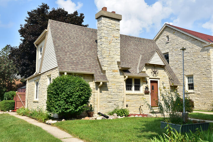 Property Photo:  2721 N 72nd St  WI 53210