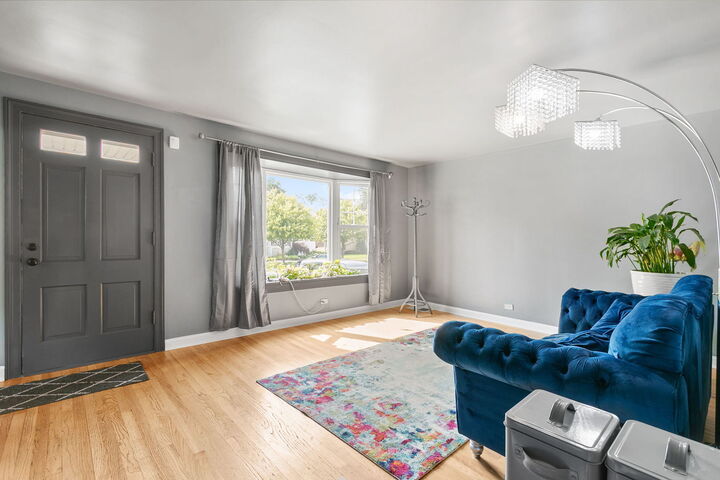 Property Photo:  4445 Wisconsin Avenue  IL 60402 