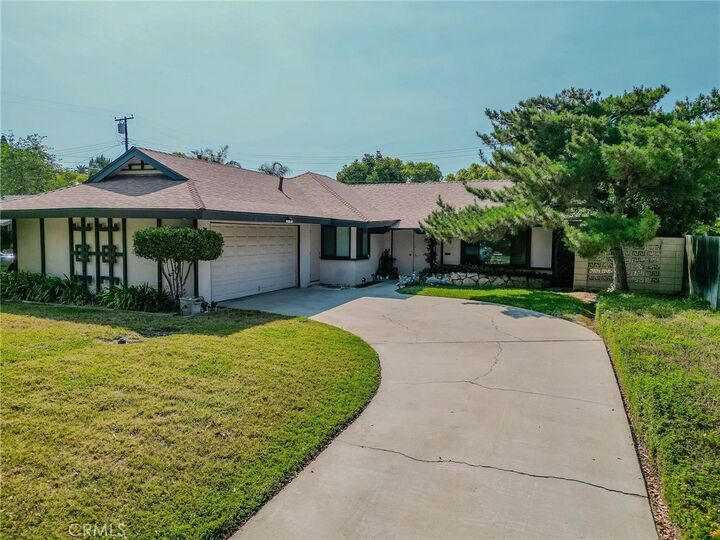 8214 Sherwood Place  Riverside CA 92504 photo