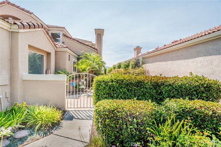 Property Photo: 40143 Corte Lorca CA 92562
