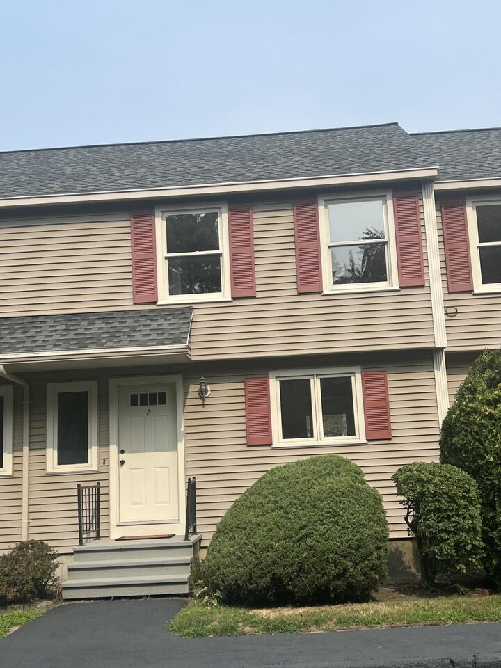 Property Photo: 162 Beach Street 2 ME 04072
