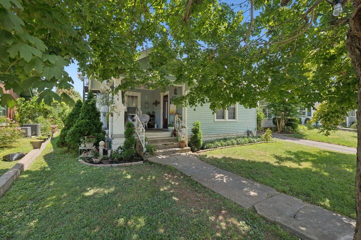 Property Photo: 308 Walnut St TN 37172