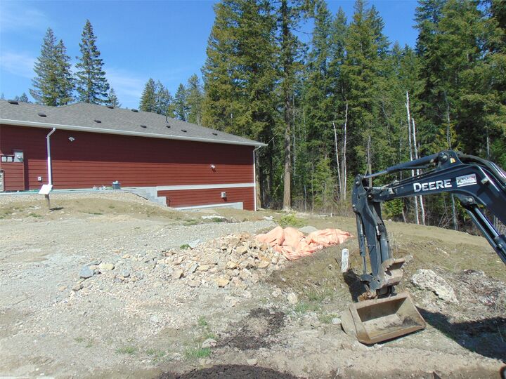 Property Photo:  2715 Golf Course Drive 17  BC V0E 1H1 
