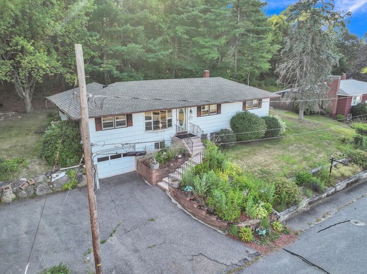 Property Photo:  20 Hawthorne Dr  MA 01583 