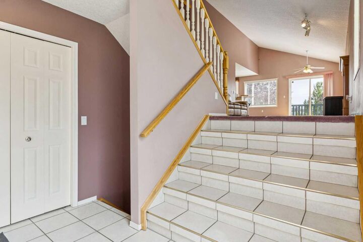 Property Photo:  1104 Harvest Hills Drive NE  AB T3K 5C5 