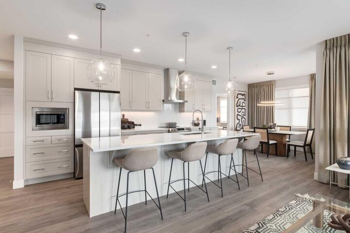 Property Photo: 2117 81 Street SW 2204 AB T3H 6H5