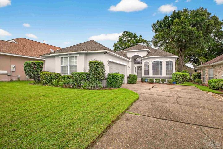 2004 Downing Dr  Pensacola FL 32505 photo