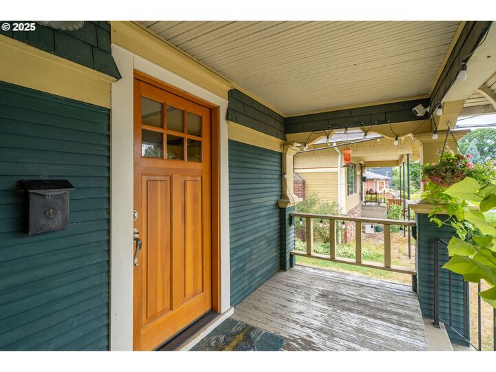 Property Photo: 2869 SE Sherman St OR 97214