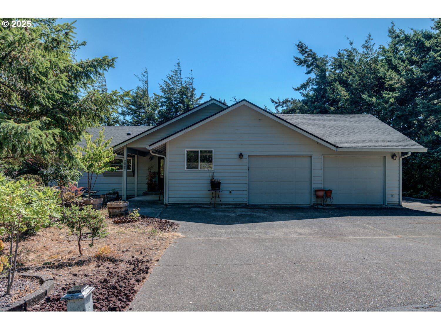 Property Photo: 87630 Woodmere E OR 97439
