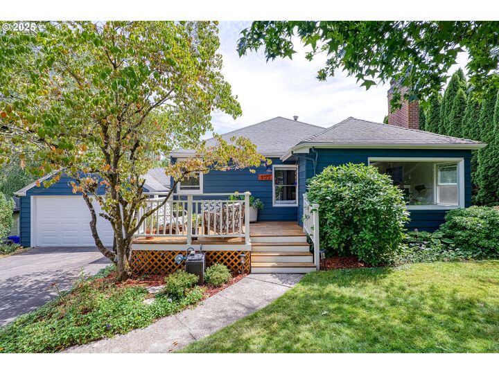 9122 SW 35th Ave  Portland OR 97219 photo