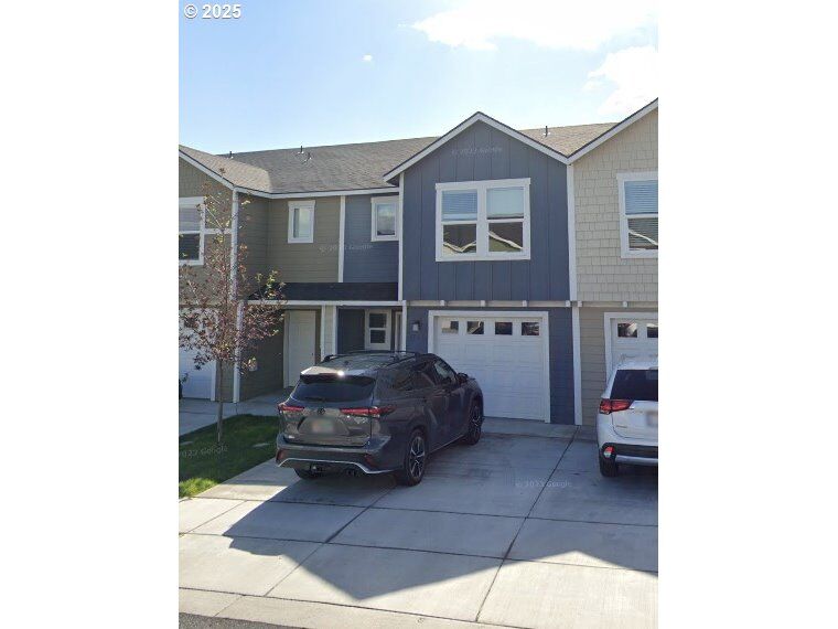 Property Photo: 1717 NE 8th St OR 97838