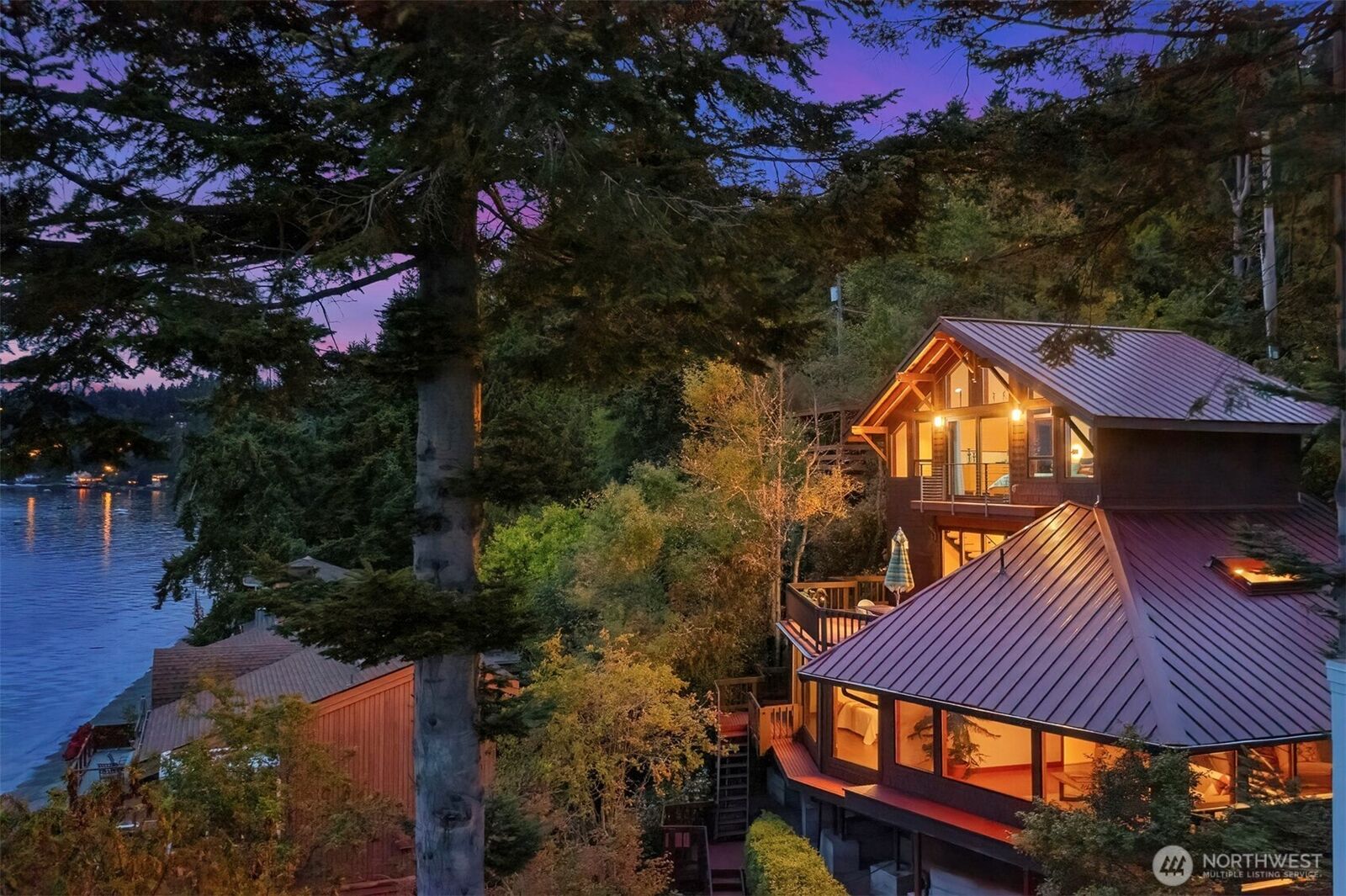 Property Photo:  16763  Maplewild Avenue SW  WA 98166 
