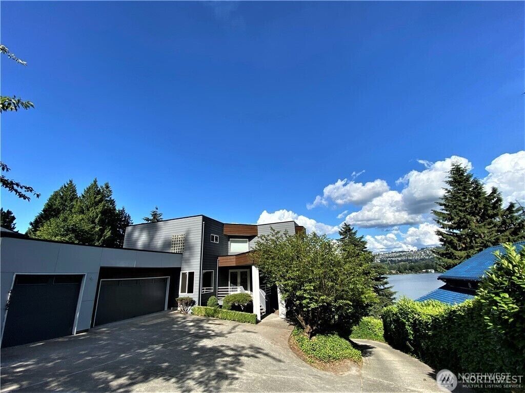 Property Photo: 4122 100th Avenue SE WA 98040