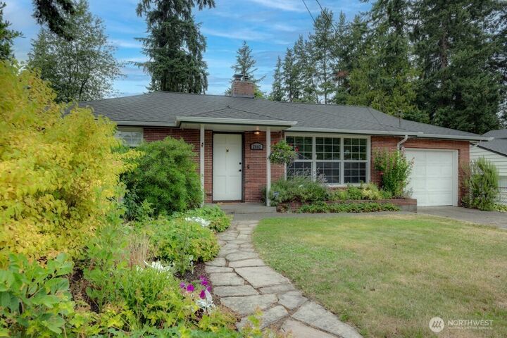 2602 NE 133rd Street  Seattle WA 98125 photo